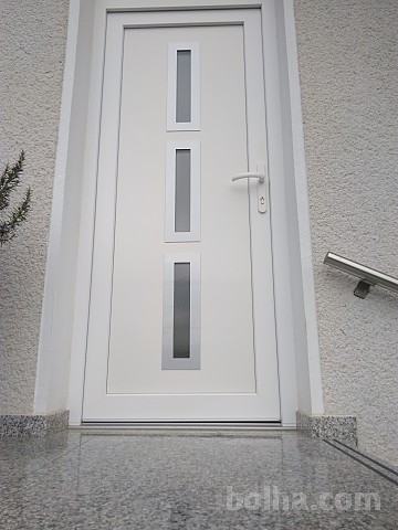 PVC vhodna vrata po naročilu