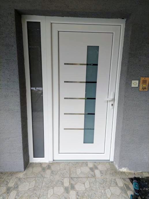 Vhodna vrata PVC NOVA