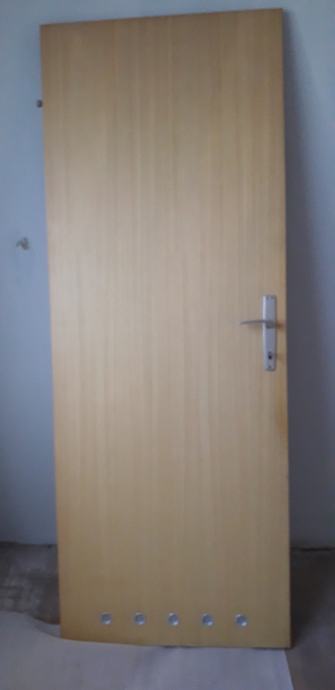 Vrata, 75 x 200 cm, dobro ohranjena