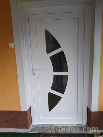 Vrata vhodna PVC, ALU in lesena