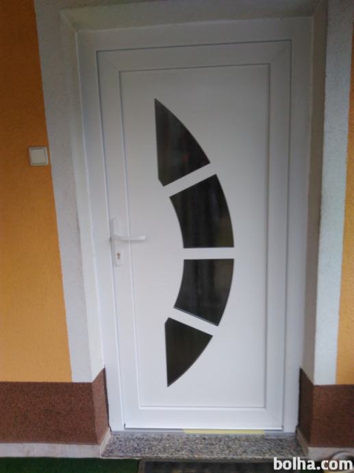 Vrata vhodna PVC razne barve in velik izbor okrasnih panelo