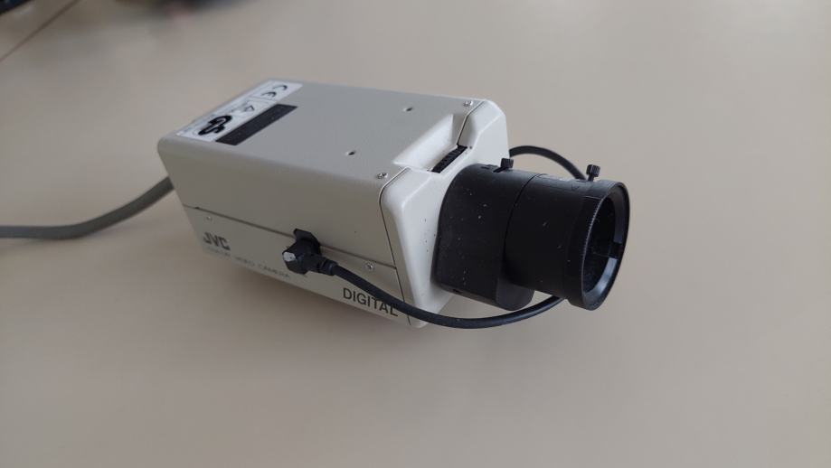 Analogna video kamera video nadzor CCTV JVC TK-C751EG