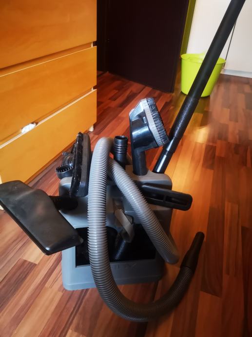 Odlično ohranjen Kirby G6 2001, Limited Edition z vsemi nastavki!