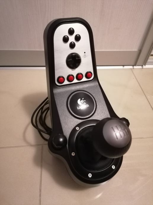 Logitech volan G27 (za PC in PlayStation 3) podobno kot G29 ali G920