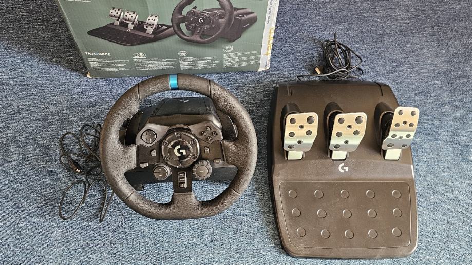 Igralni dirkalni volan Logitech G923 Trueforce za PS4,PS5 in PC racing