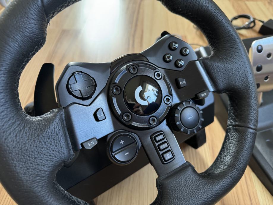 Prodam volan in pedalke Logitech G923