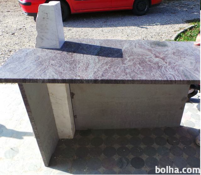 Kamnita - granitna miza