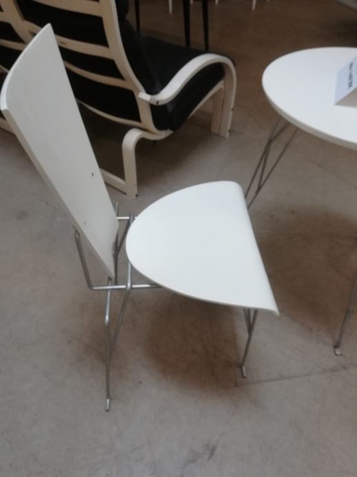 Okrogla mizica s 4 stoli