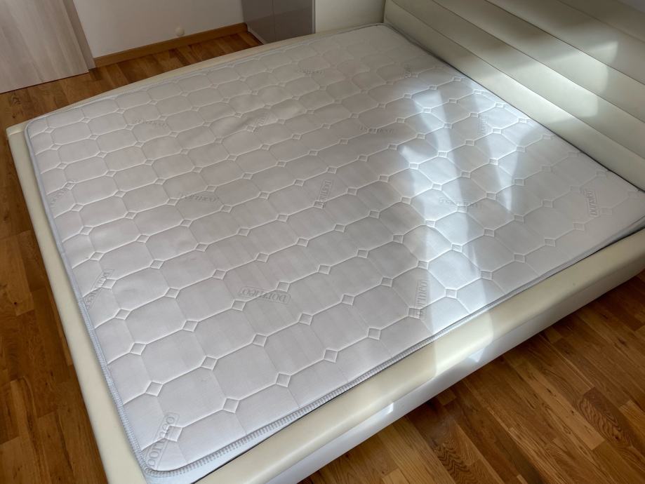 Vzmetnica Dormeo in letvice 200x180