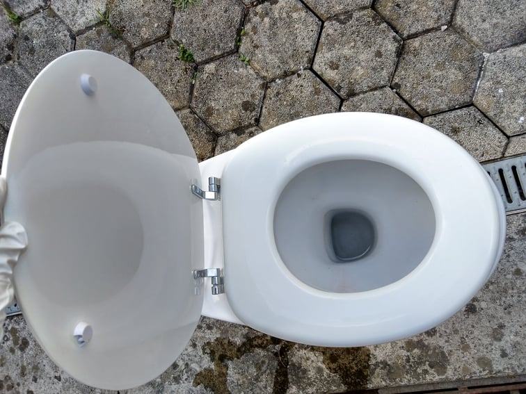 WC školjka in deska