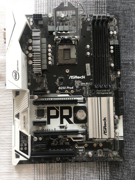 ASRock B250 Pro4 - poškodovani pini za procesor