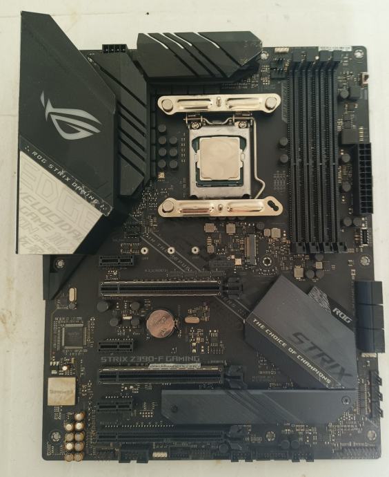 Asus ROG Z390-F+ I7-8700 32GB DDR4