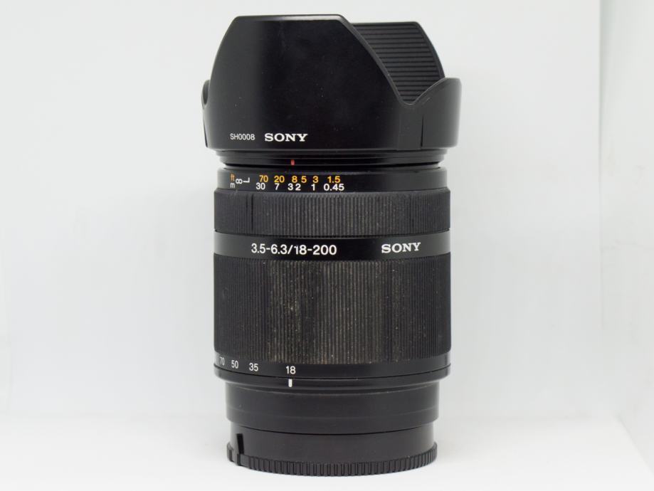 Sony SAL 18-200mm a mount objektiv za DSLR
