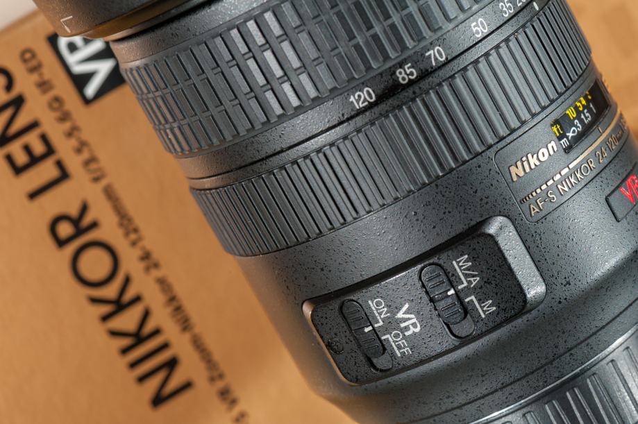 Objectif Nikon AF Nikkor 24-120 mm 1:3,5-5,6 D-tbe
