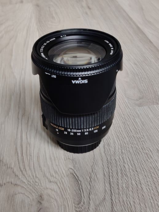 Sigma 18200 za Nikon + filter