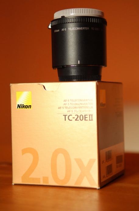 Teleconverter Nikon AF-S, TC-20 II 2X kot nov, Japonski