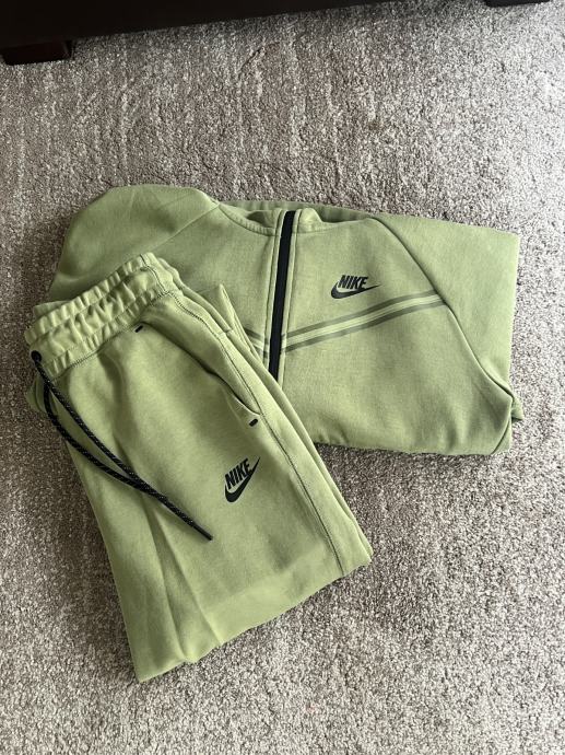 Komplet Nike Tech Fleece XS