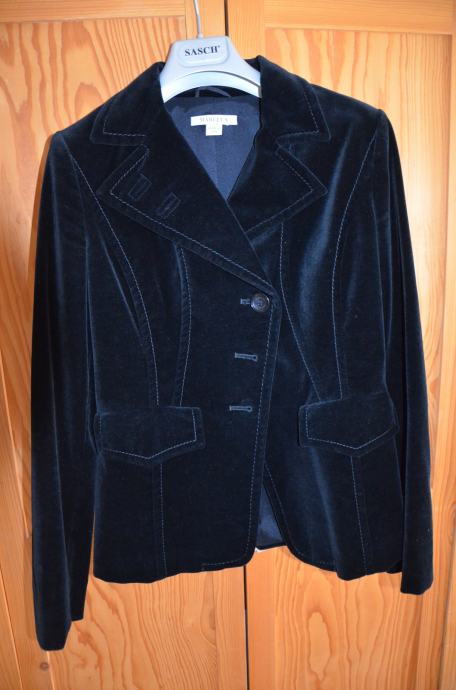 Črna žametna jakna znamke Marella, malo nošena