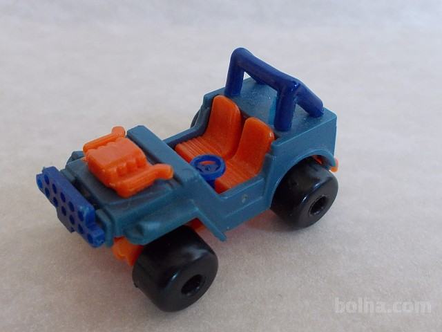 Kinder figurica jeep