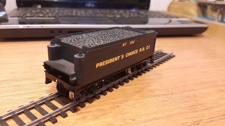 ZB665 Mehano boite vide 2-8-0 Empty box locomotive vapeur + tender T270