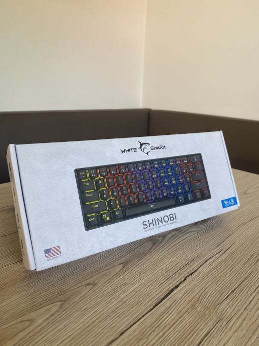 SHINOBI BLACK BLUE SWITCHES