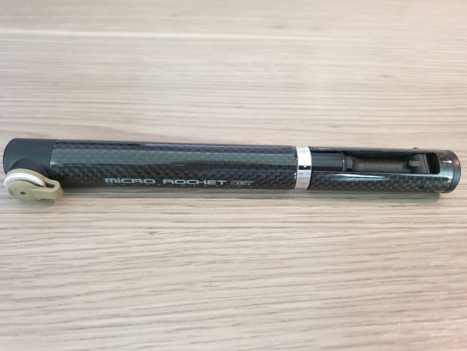 Pompe à Main TOPEAK Micro Rocket CB – Carbone, Haute Pression 160 Psi, 55 G, Pour Valves Presta