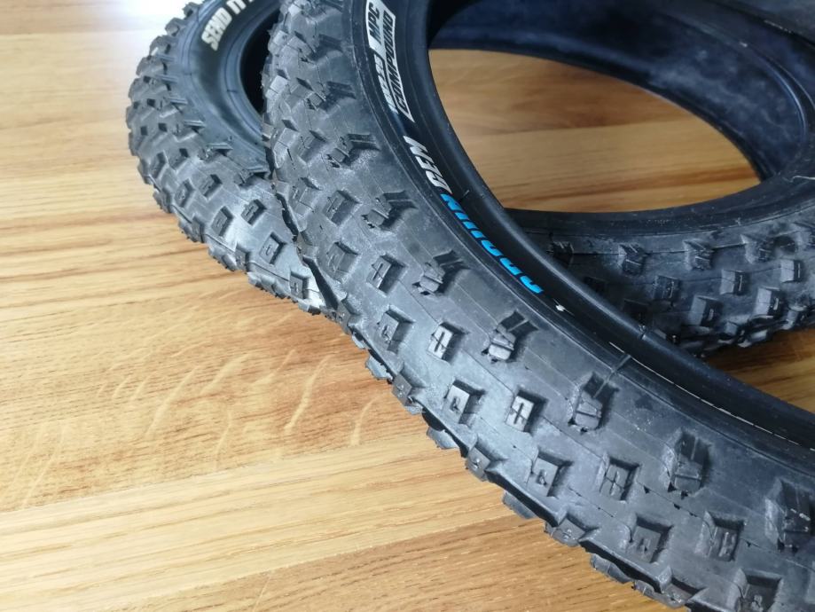 VEE Tire Co. Pneu Rigide Crown Gem MPC 20" Promotions Qualité Fiable à Prix Réduit 65