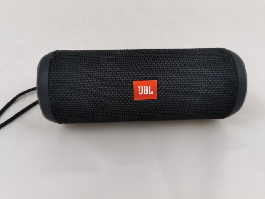 JBL prenosni Bluetooth zvočnik Flip 3, črn