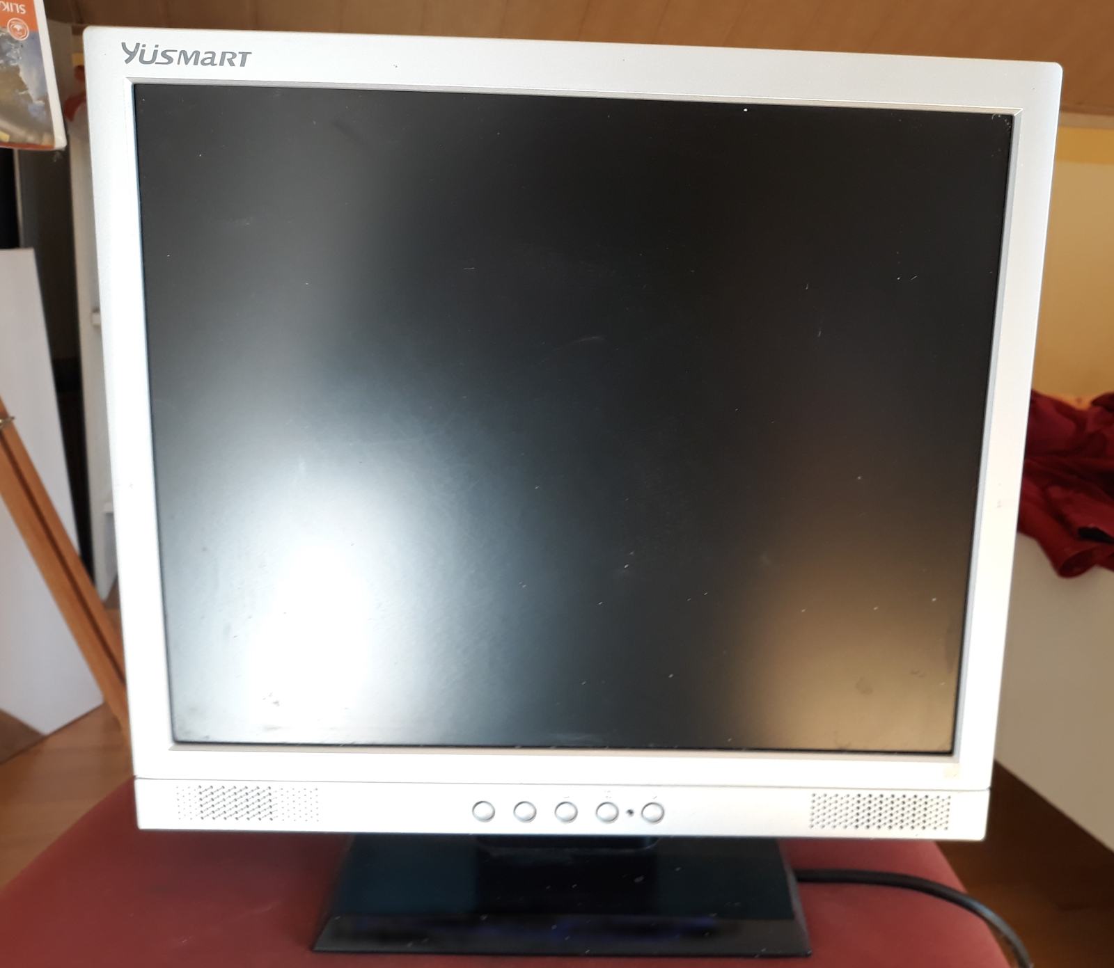 Écran Yusmart JT178X4 17" D'occasion - Fonctionnel
