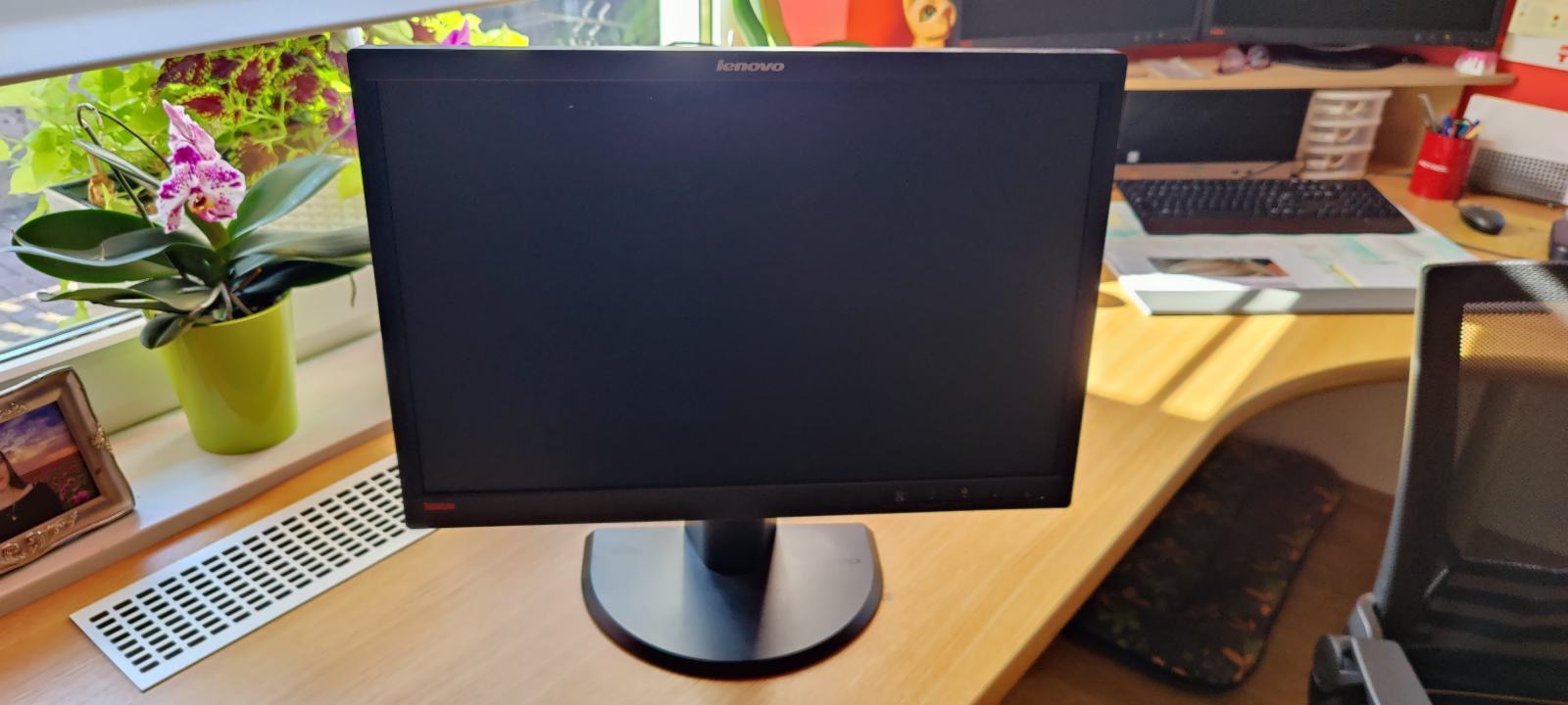 Monitor Lenovo ThinkVision LT2252p