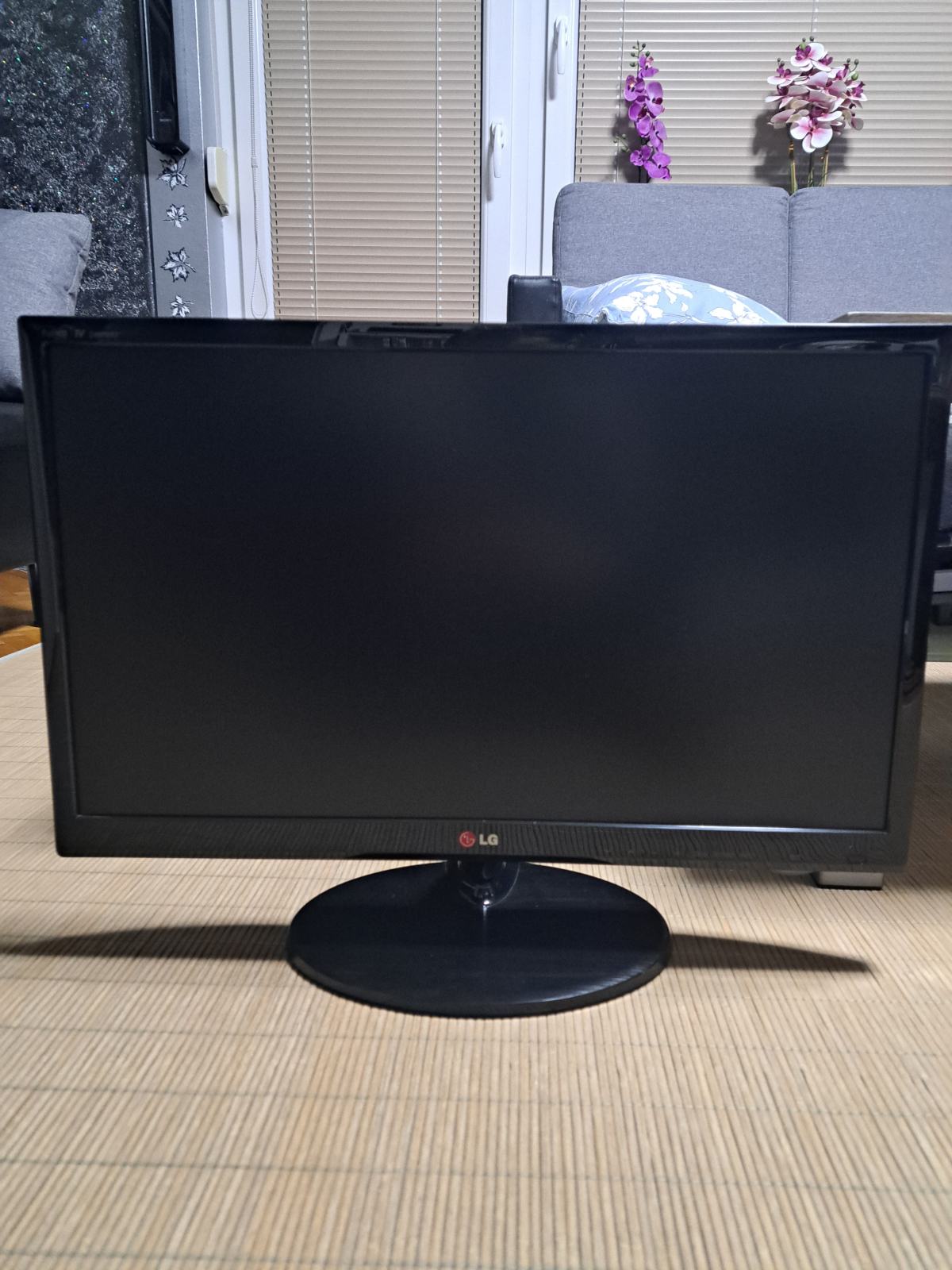 LG TV monitor LED LCD 24 24MN43D