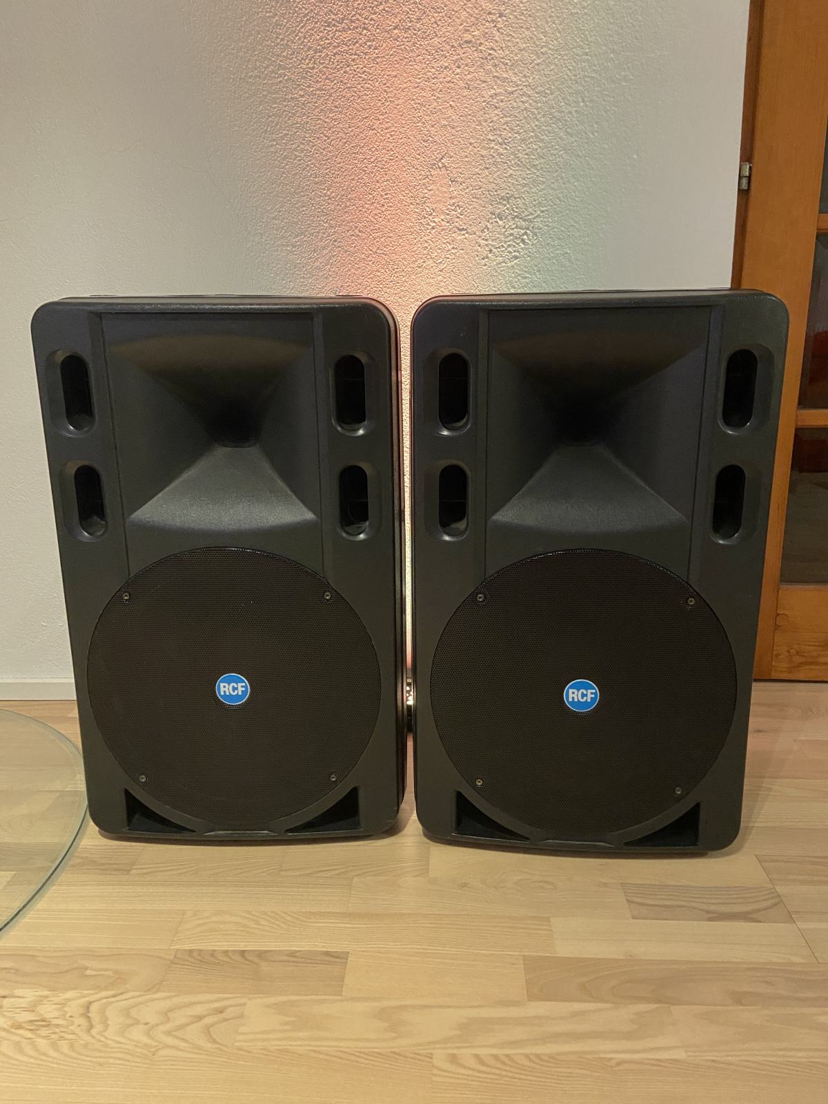2x Zvočnik RCF Art 400A + 2x ovitek