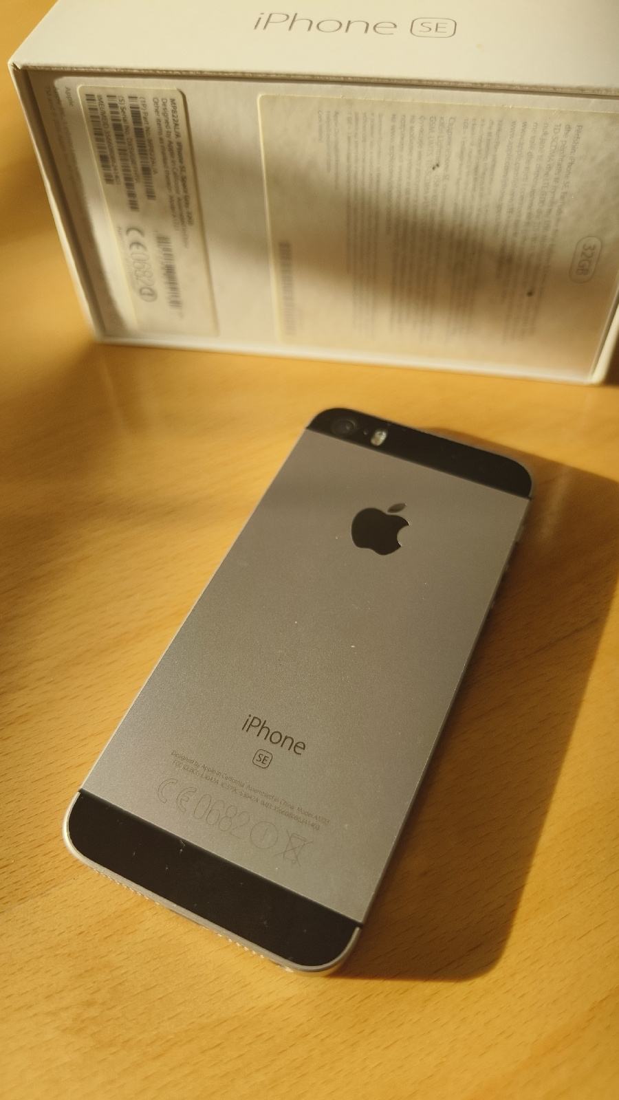 iPhone SE 2016