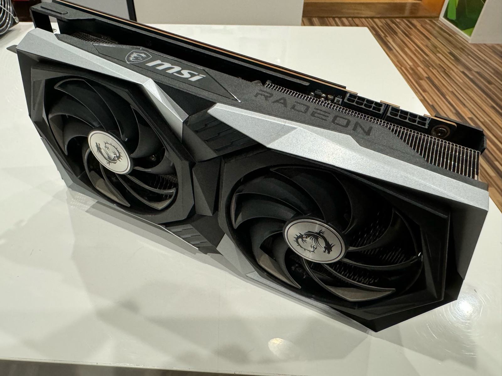 Grafična kartica AMD radeon RX 6700 xt 12 GB