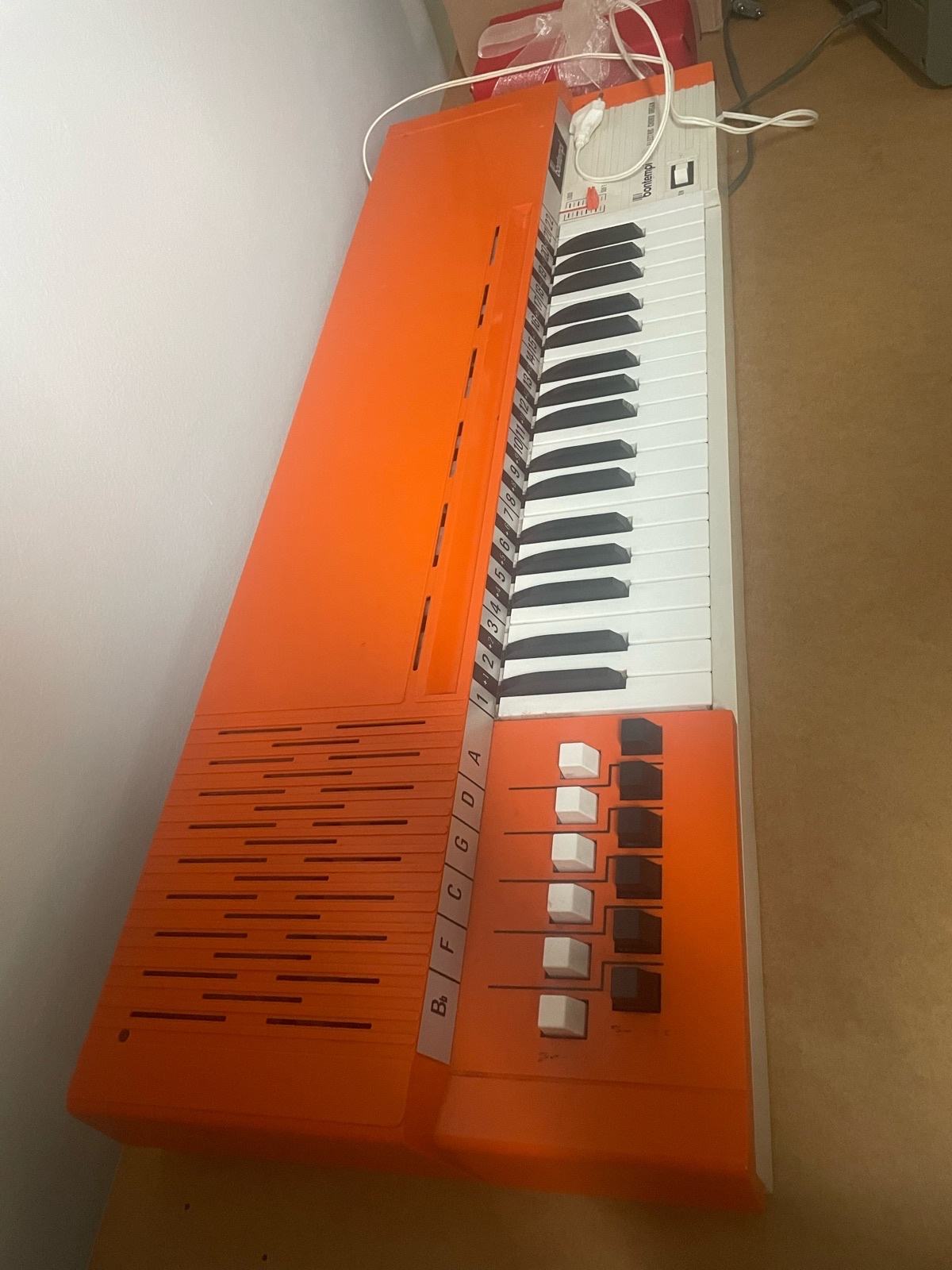 Orgue électrique vintage Bontempi Electric Chord Organ avec boîte d'origine