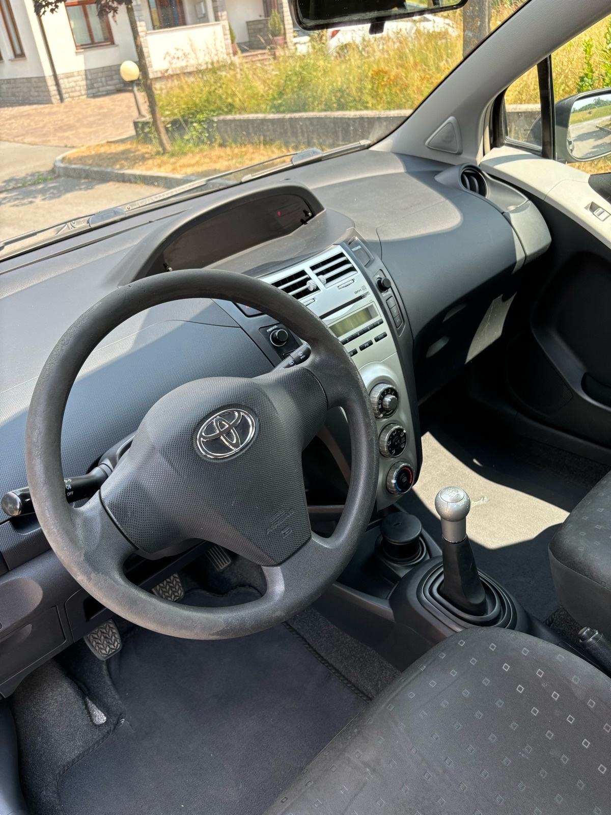 Toyota Yaris 5V 1 3 VVT i Terra 2008 L 