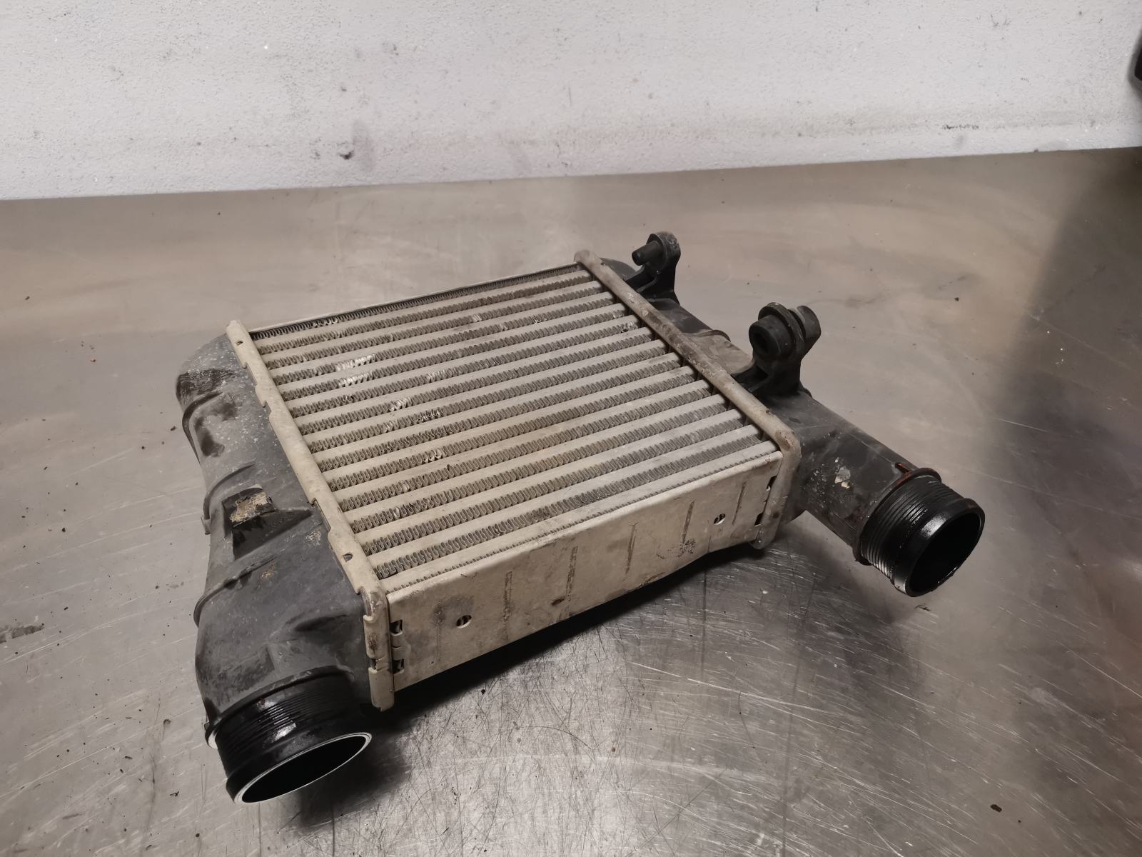 Audi A4 B6 1.9 tdi interkuler hladilnik zraka intercooler 96kw