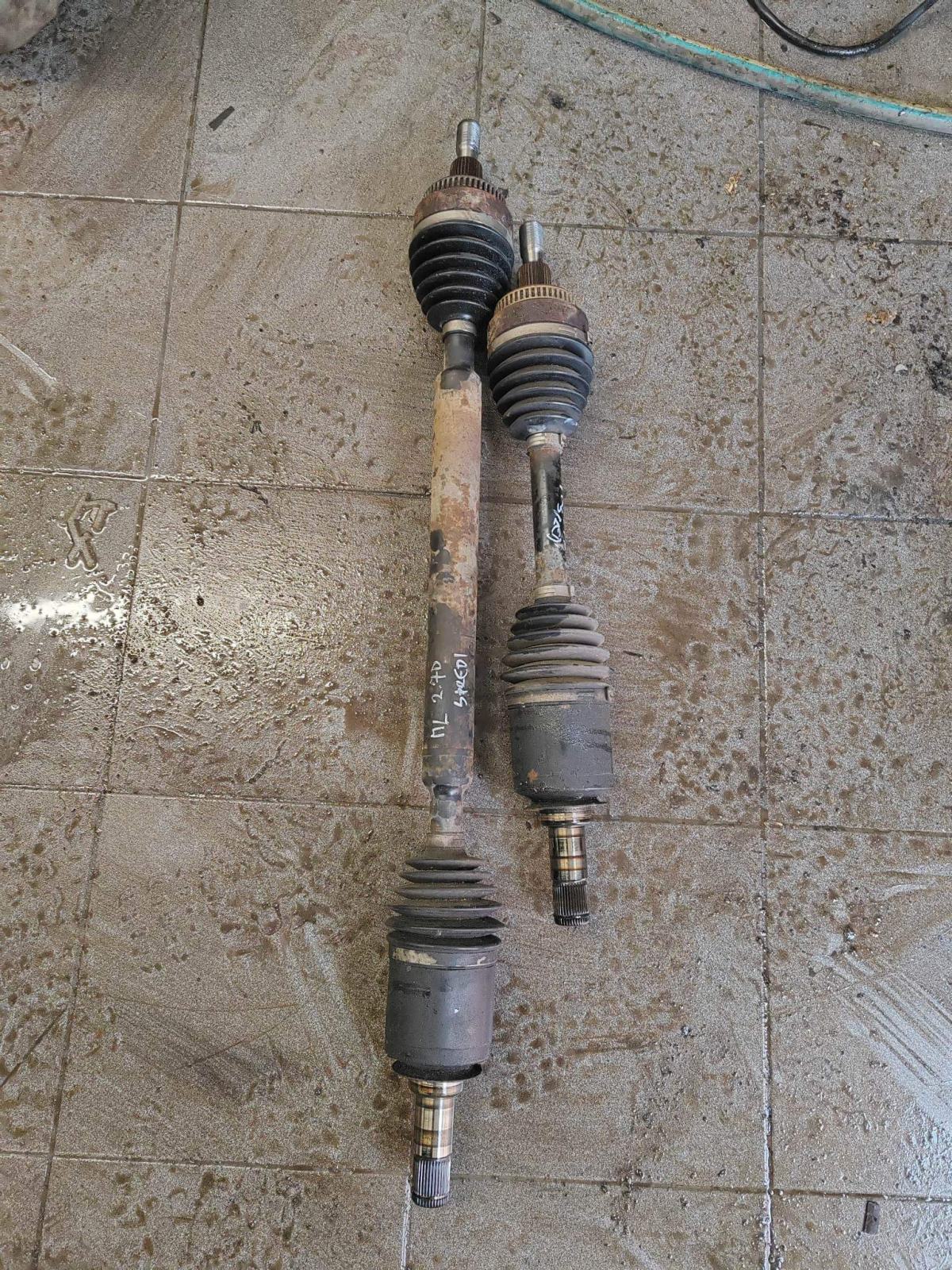 Mercedes Benz ML W163 98 05 270cdi Prednja Polosovina Polos Aksa Akse mercedes-benz-ml-w163-98-05-270cdi-prednja-polosovina-polos-aksa-akse