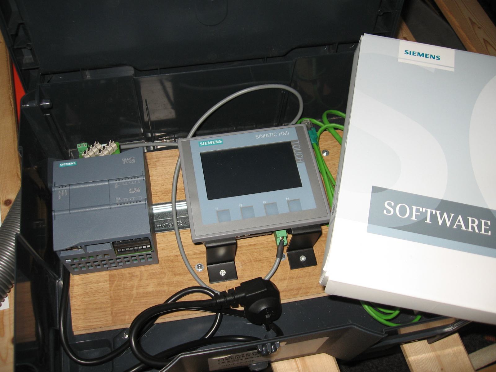 Simatic S7-1200+KTP400 Basic starter kit
