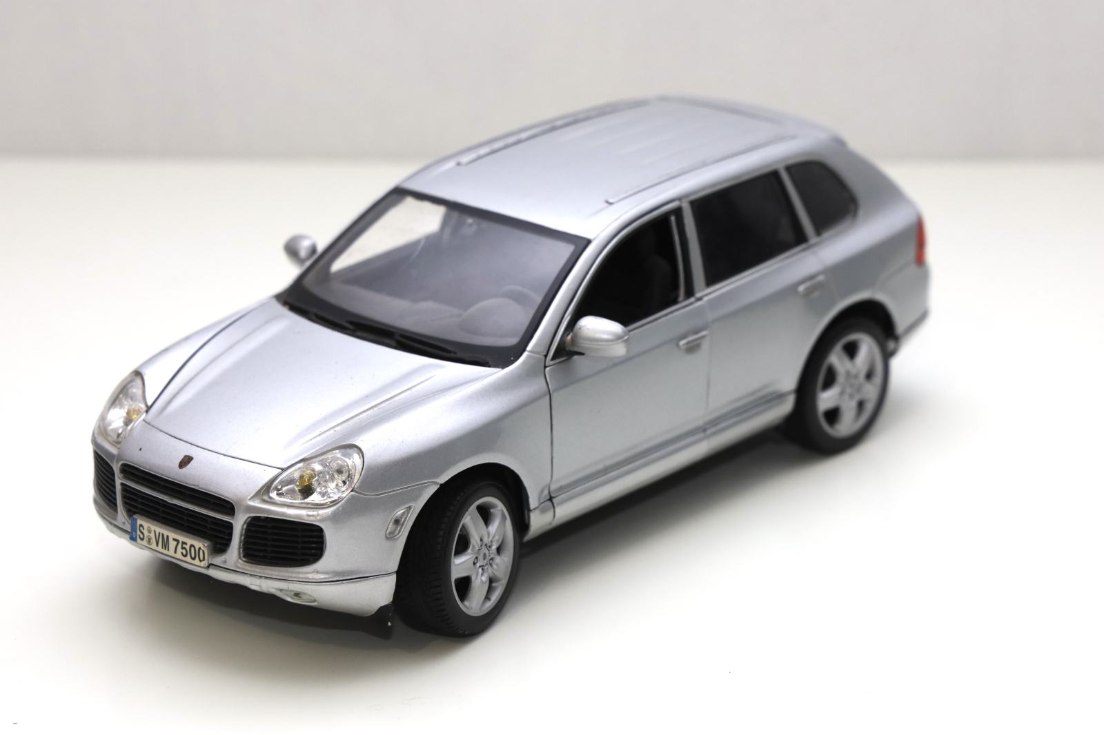 Auto A Escala 1/18 Porsche Cayenne Turbo Maisto Players - $ 800.00 en