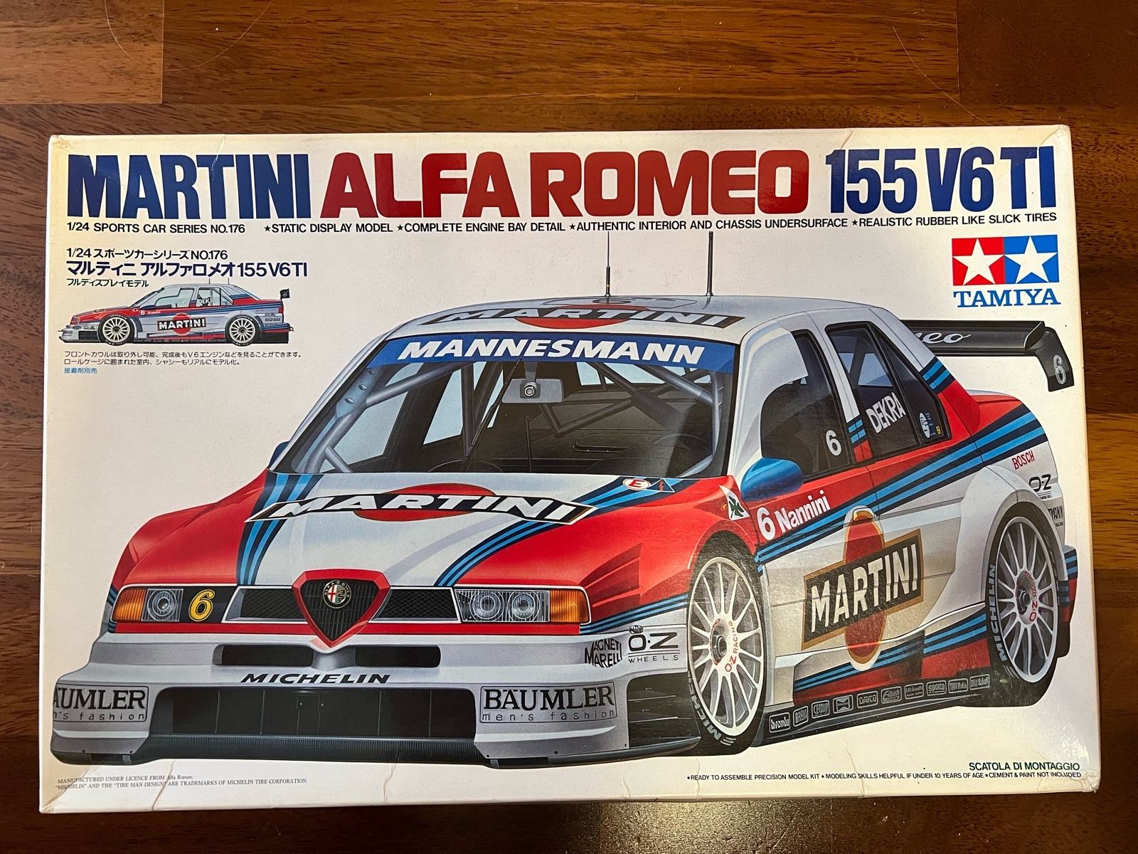 Kit Modèle Tamiya 1/24 Alfa Romeo 155 V6 TI Martini - Maquette à Monter - Réf. 24176