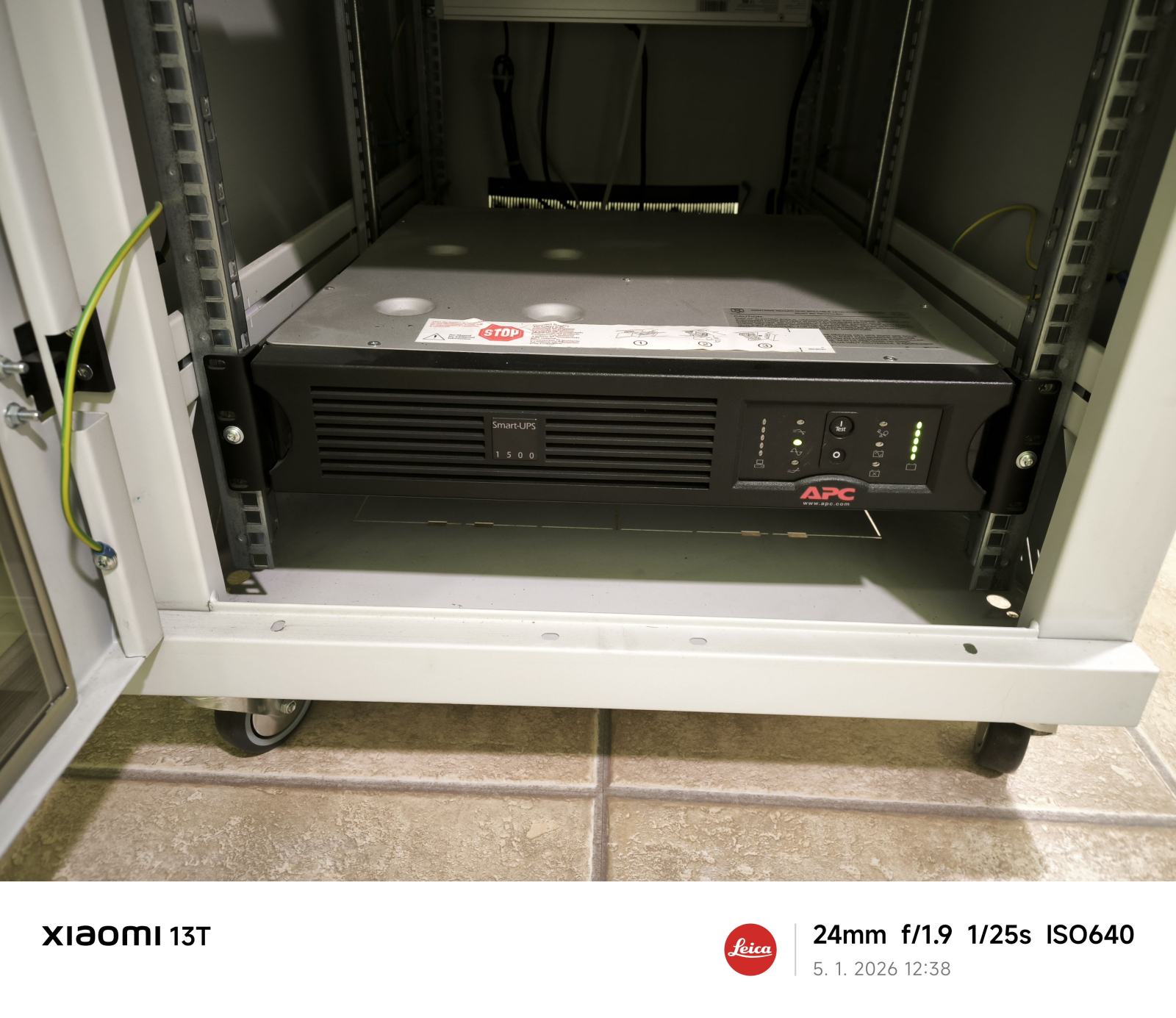 APC Smart-UPS 1500VA, Rack Mount