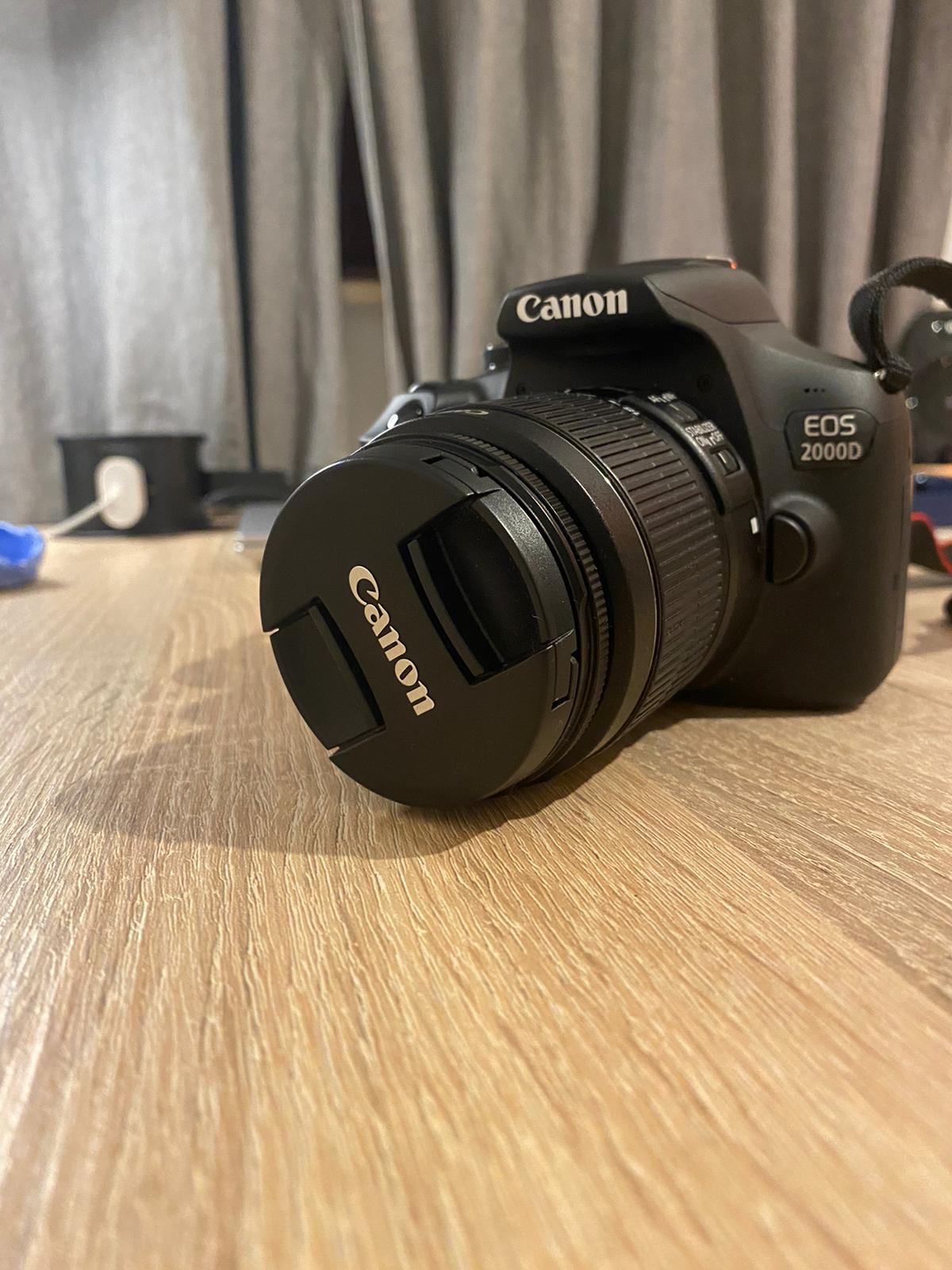 Canon EOS 2000D
