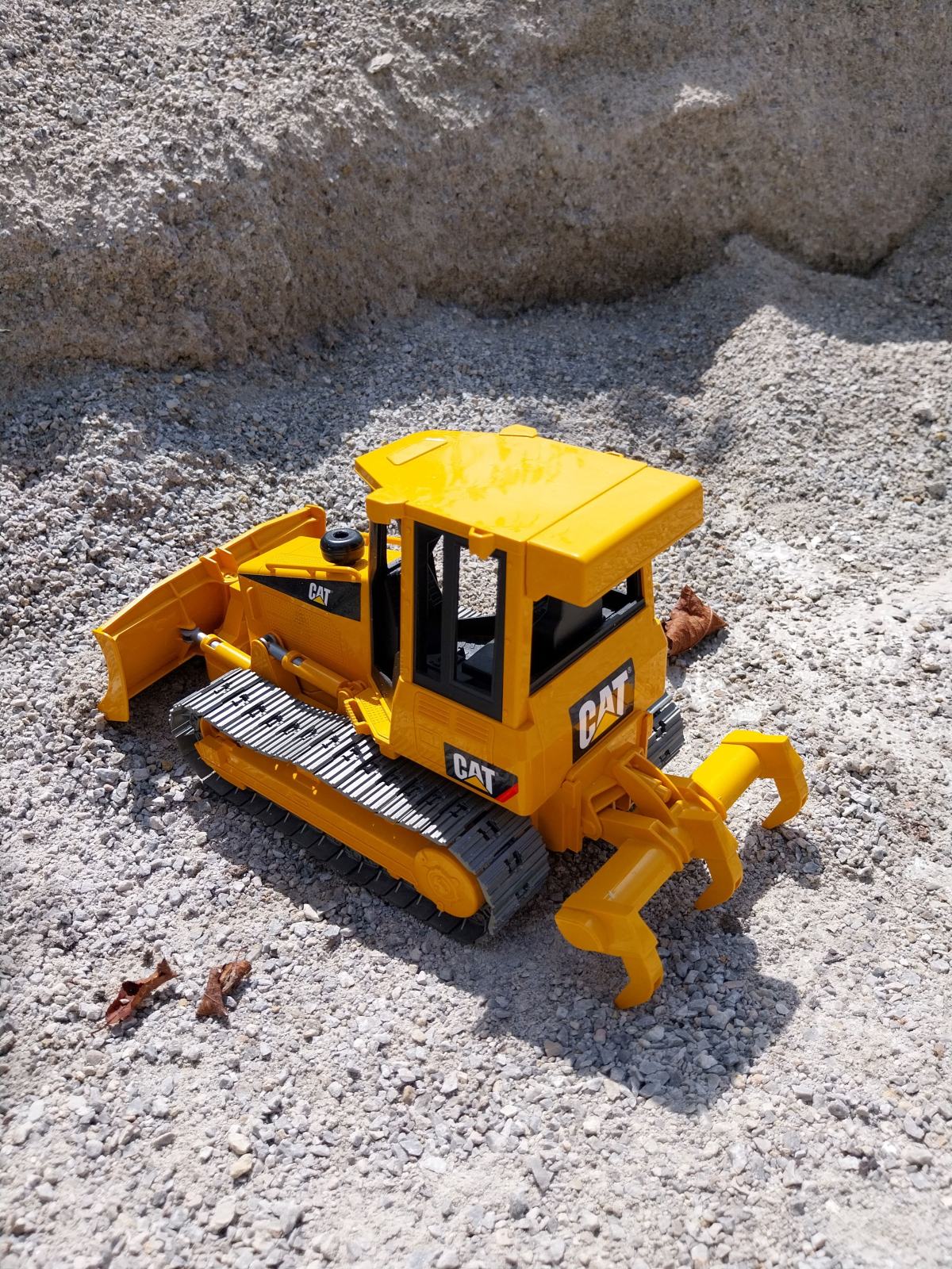 Bruder Fiat Bulldozer FR130 – Pelle En Modèle Réduit – Jouet De Chantier – Dès 3 Ans – Construction Robust