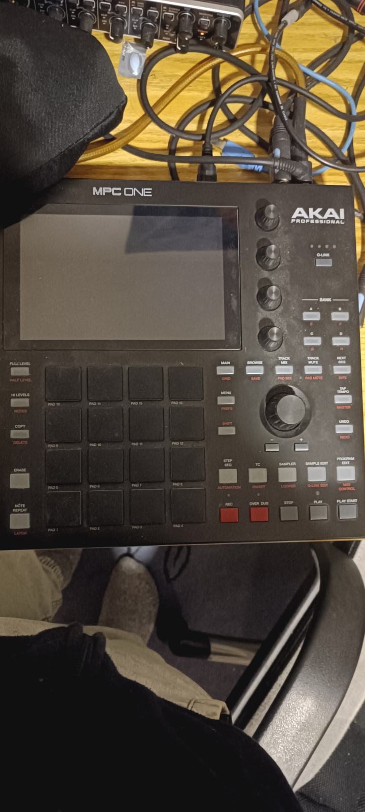 Akai mpc one