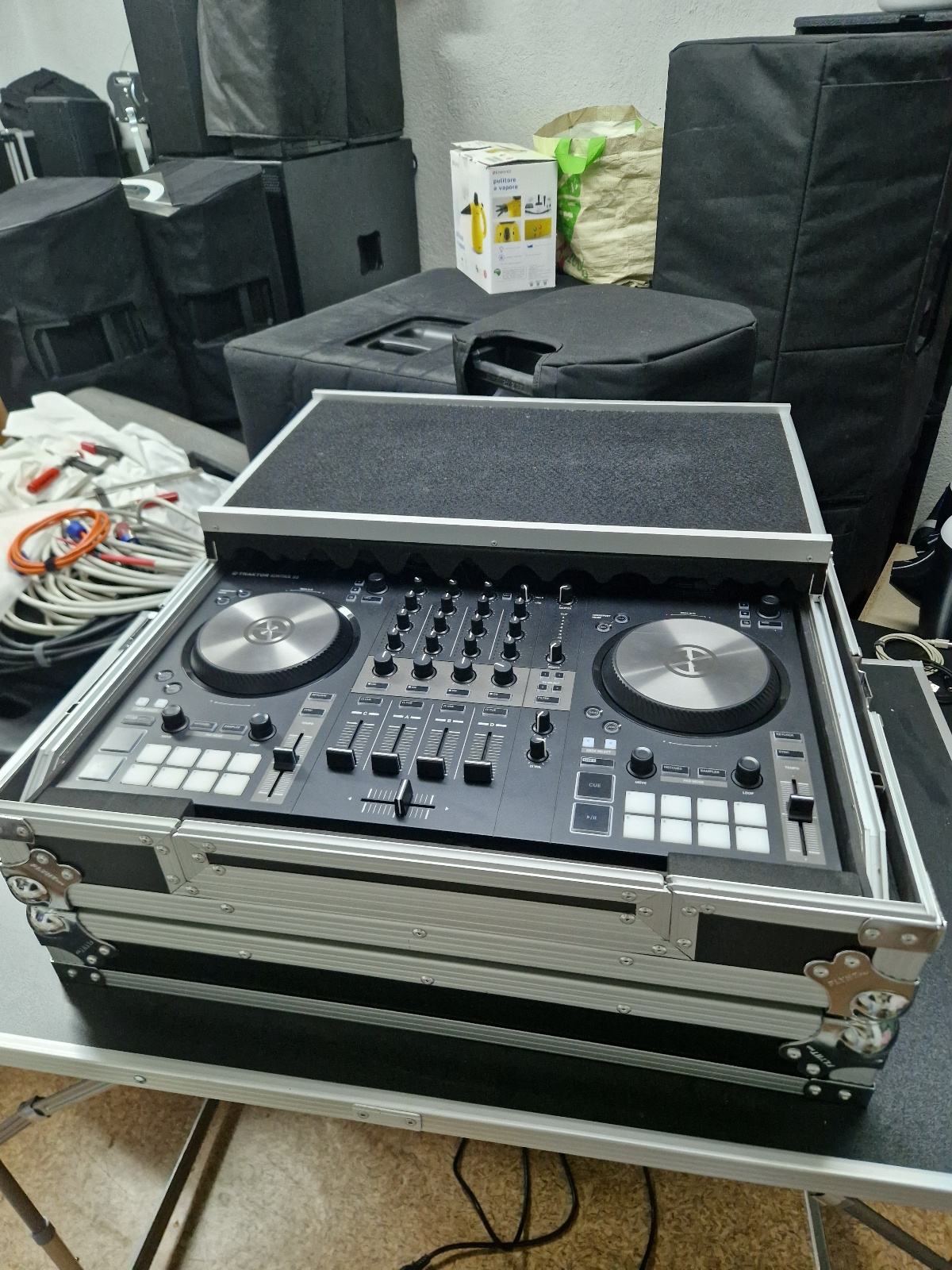 Traktor Kontrol S3 + Flight case Flyth Pro
