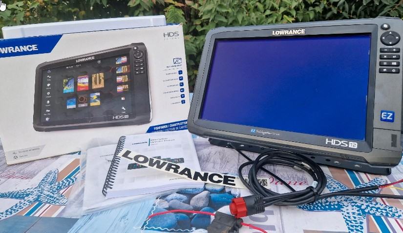 ÉCRAN MULTIFONCTIONS LOWRANCE HDS PRO 10 AVEC SONDE TA HD 3 EN 1