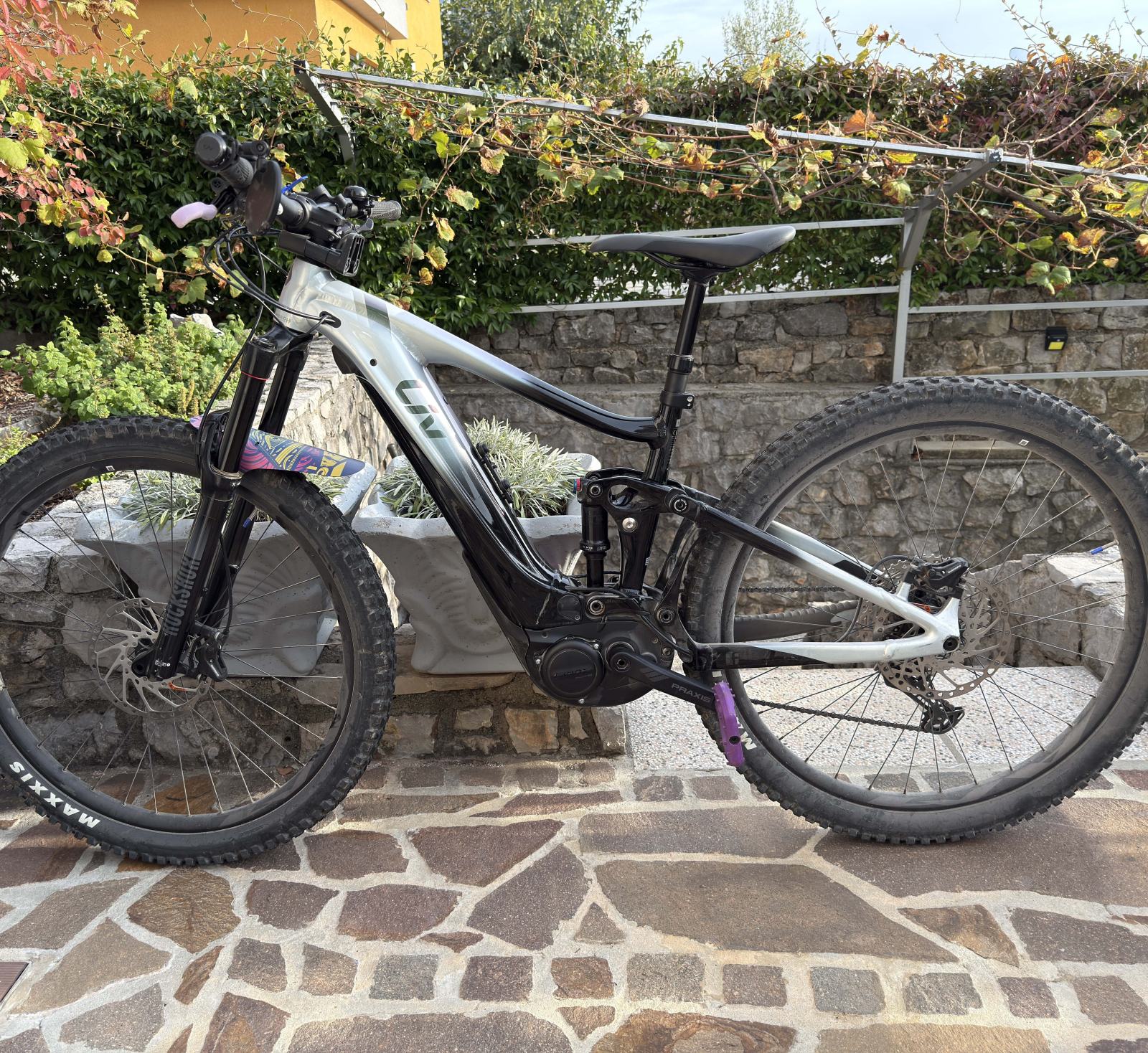 Giant Liv Intrigue E 3 Pro Le 100 Kilometrov giant-liv-intrigue-e-3-pro-le-100-kilometrov