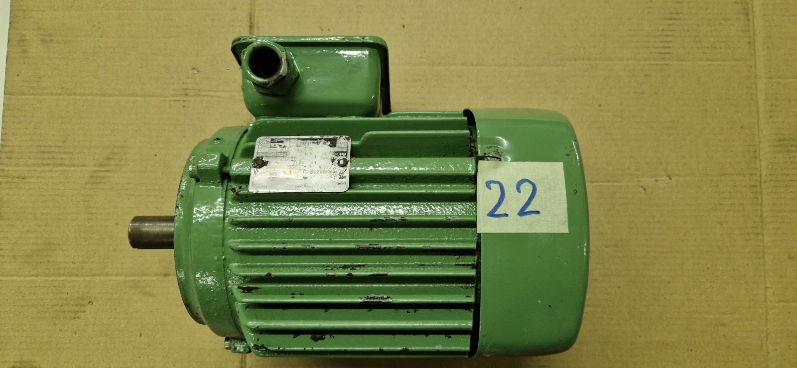 Drehstrom-Elektromotor 1,5 PS - 1,1 kW 2800 U/min MEC 80 Form B5 Drehstrom-Elektromotor 1,5 PS - 1,1 kW 2800 U/min MEC 80 Form B5