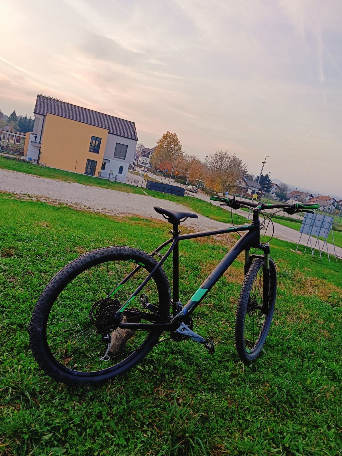 Cube Attention SL - hardtail gorsko kolo